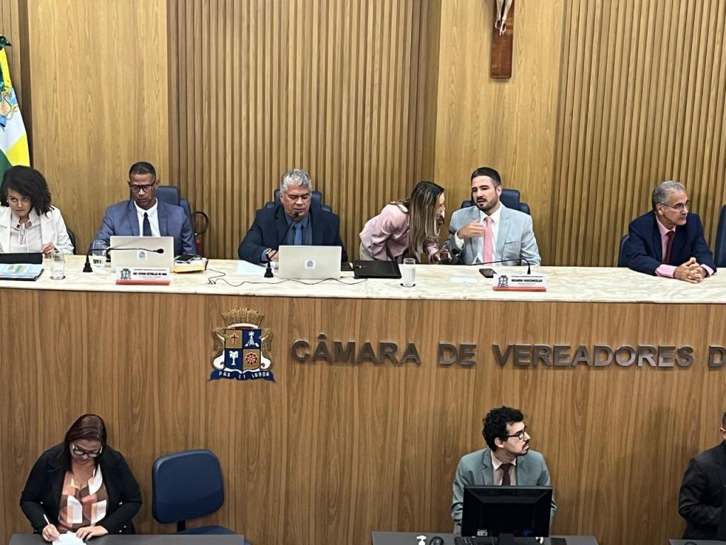 Superintendente da SMTT apresenta dados a vereadores sobre benefícios dos ônibus elétricos em Aracaju - SMTT Aracaju